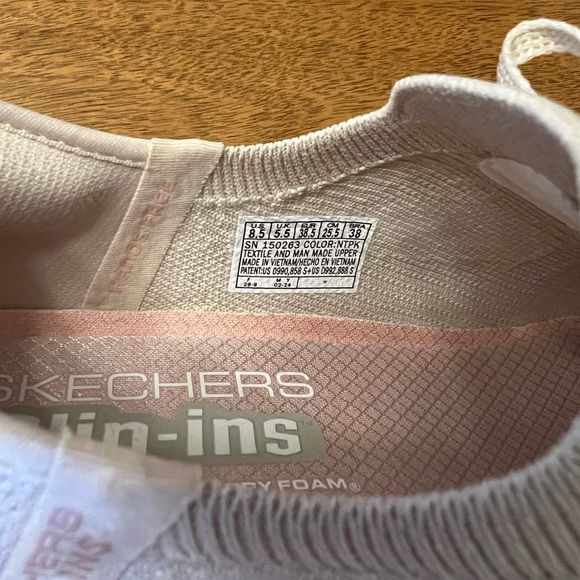 Skechers hands free slip-in sneakers - Summits - New Daily pink 8.5 NWOT - Picture 5 of 8